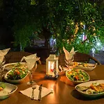 Camping Secret Garden & 4*