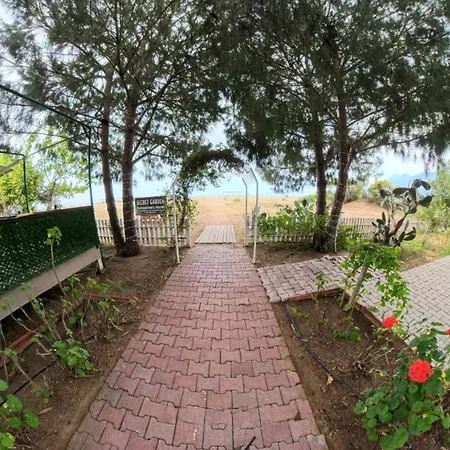 Secret Garden & Kamp alanı Çıralı