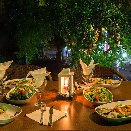 Campsite Secret Garden & 4*