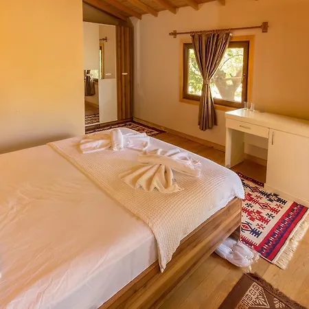 Campingplatz Secret Garden Hotel&bungalows 4*