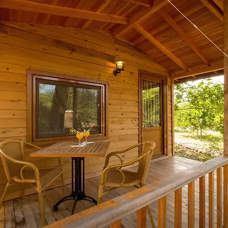 Secret Garden Hotel&bungalows Campingplatz Çıralı