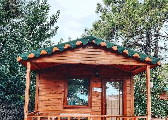Secret Garden & Kamp alanı Çıralı